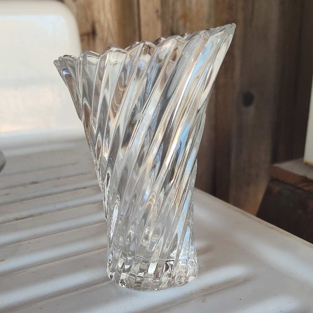 Mikasa Twisted Clear High Quality Crystal Vase Heavy And Beautiful